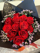 Load image into Gallery viewer, Bouquet de Rosas
